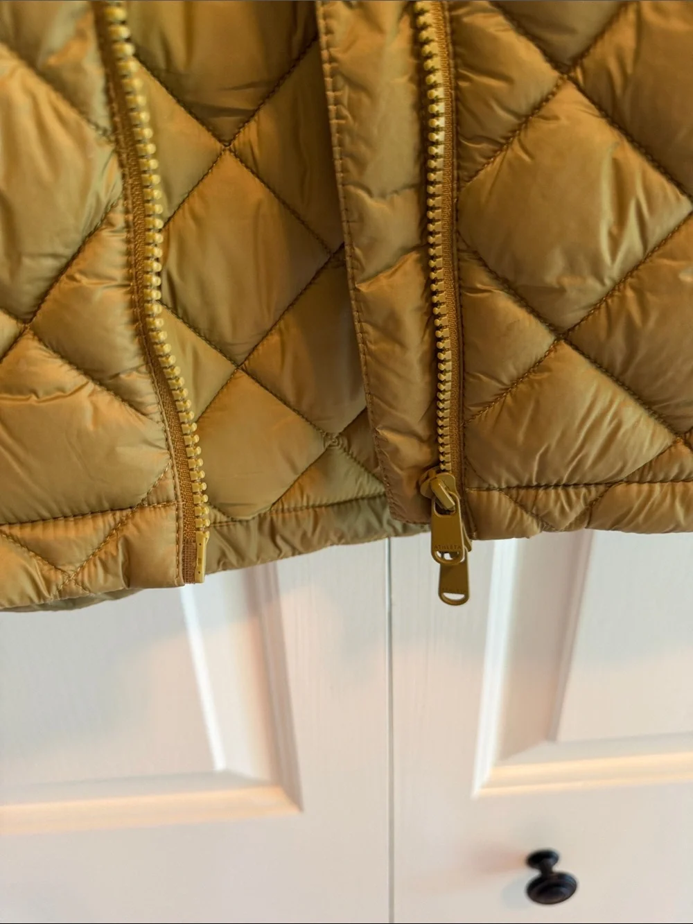 Athleta Quilted Olive Green whisper Vest - Picture 4 of 4